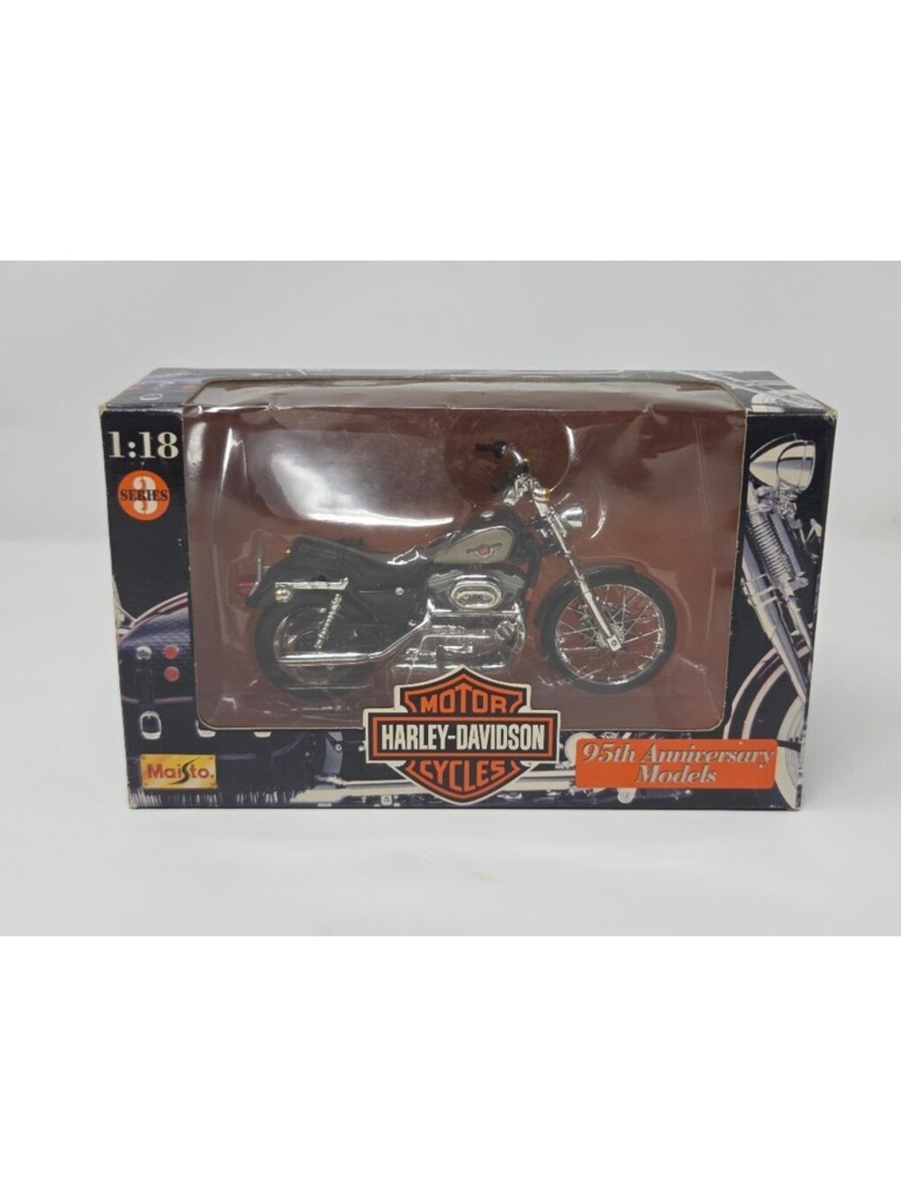 Maisto Harley Davidson 95th Anniversary Series 1:18 Die Cast Motorcycle